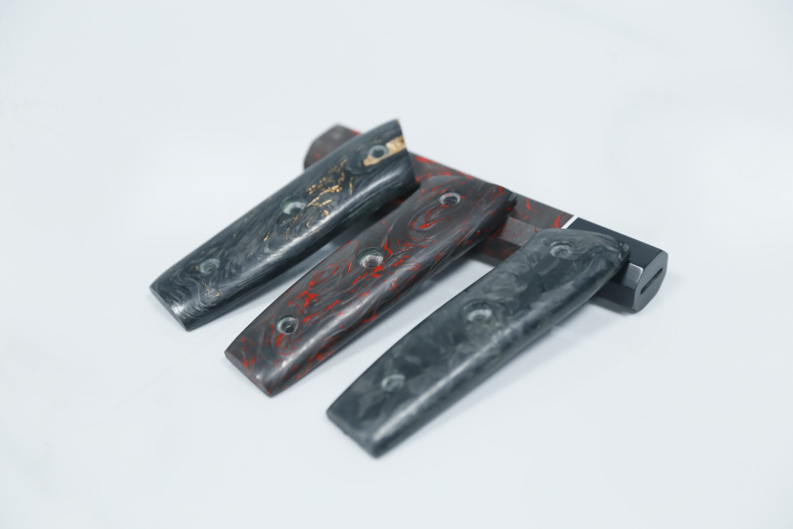 forged carbon fiber knife scales