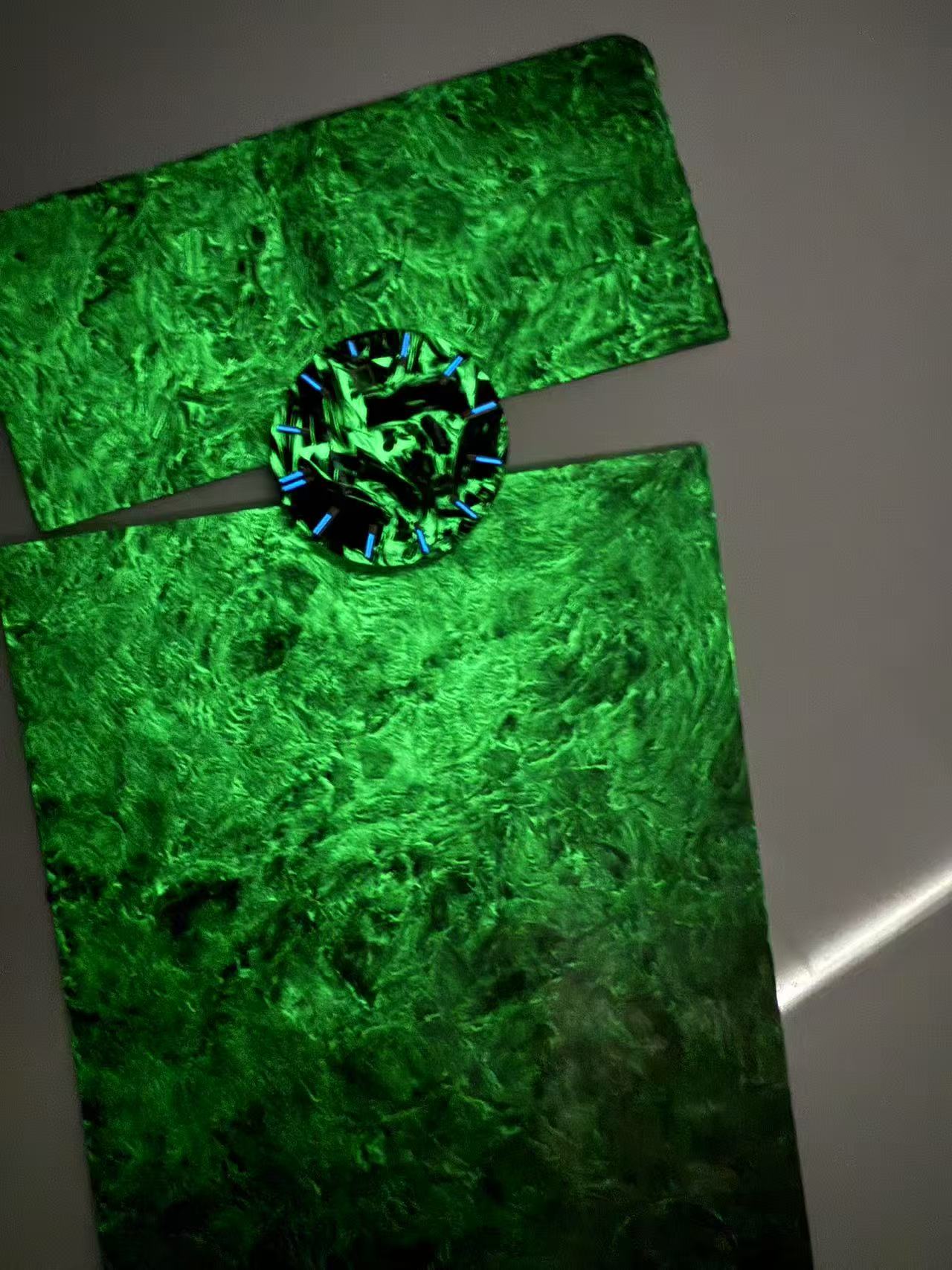 Glow forged carbon fiber sheet with photoluminescent green effect