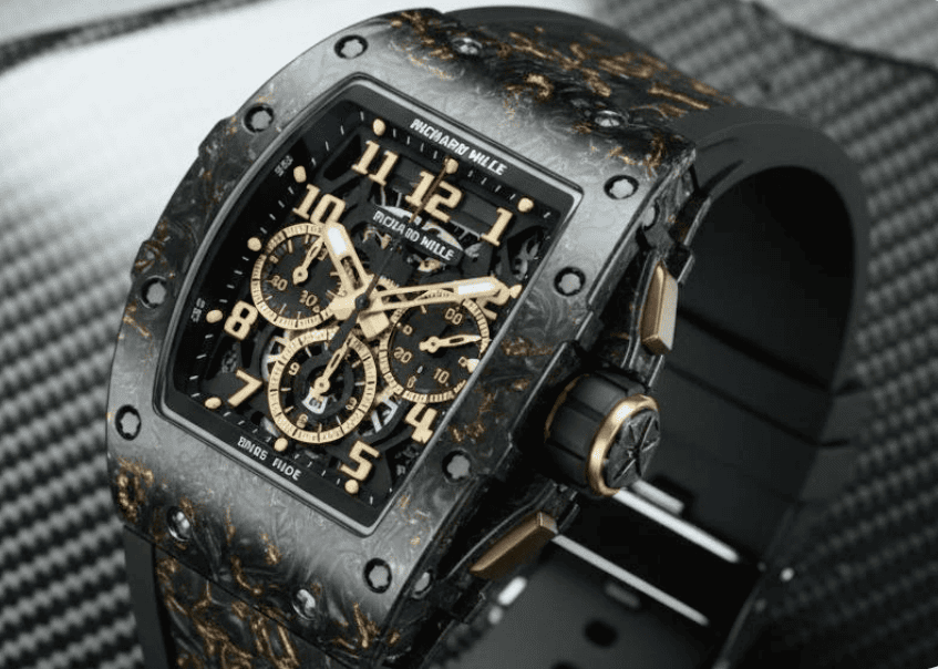 carbon fiber watch case made with forged carbon fiber luxury material